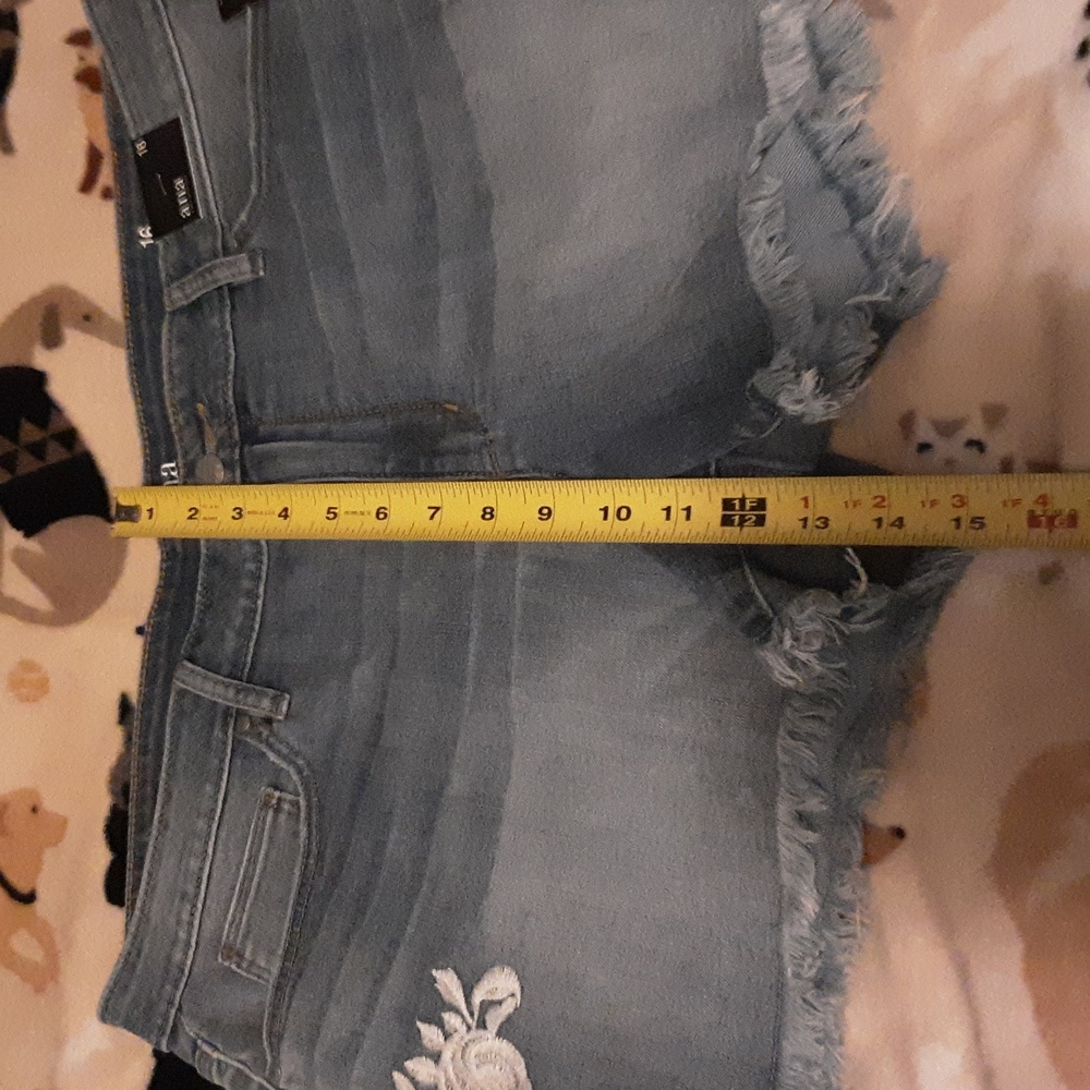 a.n.a A New Approach Chambray Light Wash Denim Shorts Woman's 16 Jcpenney - Picture 4 of 7